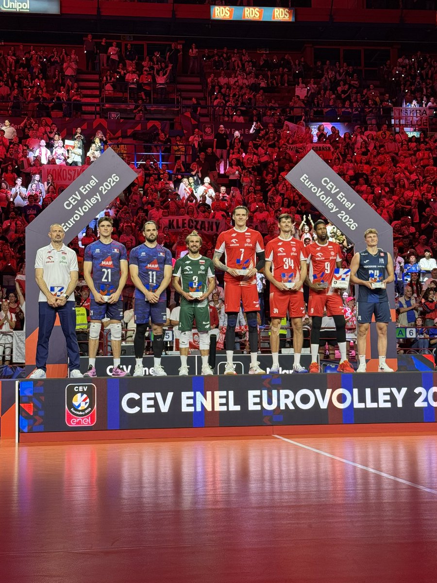 polsatsport's tweet photo. ALL STARS TEAM 🌟

#EuroVolleyM https://t.co/fWIFrno2GP
