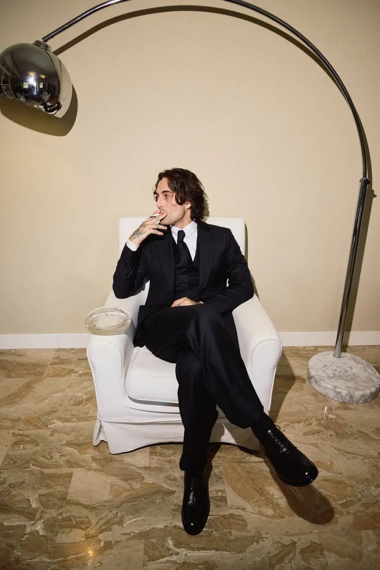 LorenzaCartagi1's tweet photo. WOW!Damiano's wedding looks https://t.co/BdbIu1LUNo