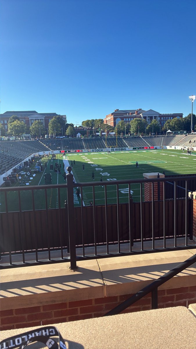 Khiwalker5L's tweet photo. Got a chance to Watch Football at the Next Level today thanks !!

@jeffreywcu92 
@NorthRowanFB 
@CharlotteFTBL @CoachAlbin @CoachBrianMetz @TylerWoodsFB https://t.co/244WuurHbj