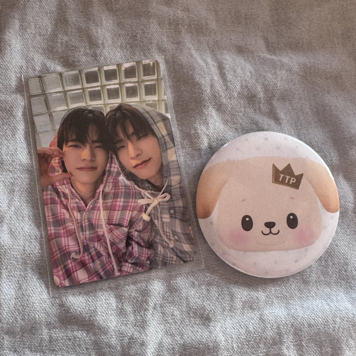 2teepilled's tweet photo. mail day!! 💌 https://t.co/r1d6HCJFrh