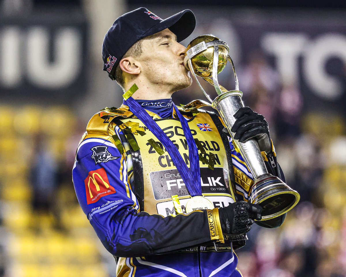 SpeedwayGB's tweet photo. 1️⃣ Tommy Price
2️⃣ Freddie Williams
3️⃣ Peter Craven
4️⃣ Peter Collins
5️⃣ Michael Lee
6️⃣ Gary Havelock
7️⃣ Mark Loram
8️⃣ Tai Woffinden
9️⃣ 𝗥𝗼𝗯𝗲𝗿𝘁 𝗟𝗮𝗺𝗯𝗲𝗿𝘁 🏆

🇬🇧🇬🇧🇬🇧🇬🇧🇬🇧🇬🇧🇬🇧🇬🇧🇬🇧

📸 @taylanningpix https://t.co/cjtIJelQku