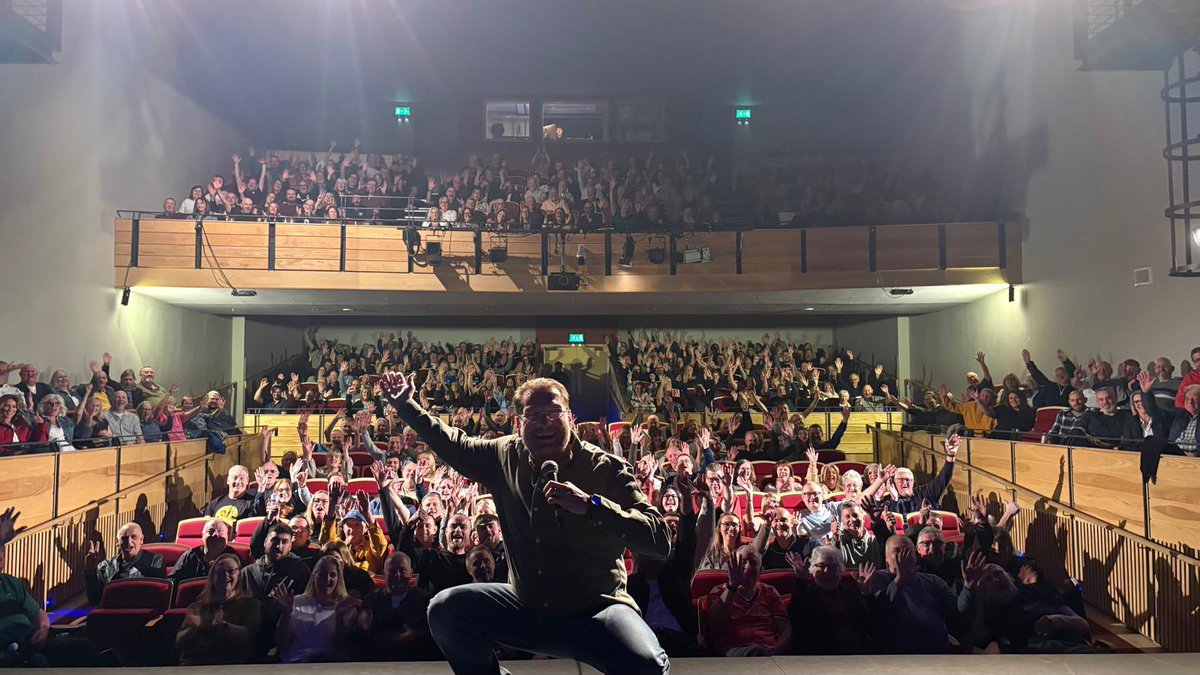 GaryDelaney's tweet photo. Gary On Laughing 64. After all these years there aren’t many towns in the UK I’ve not played so it’s always lovely to get to know a new one. Arbroath was a treat and they made me welcome. Thank you all for coming, you were a treat. Andy Robinson Shooby Dooby Doo Wop  had a great one too. Plus theres a million chip shops and i had a battered smoked haddock which was great.