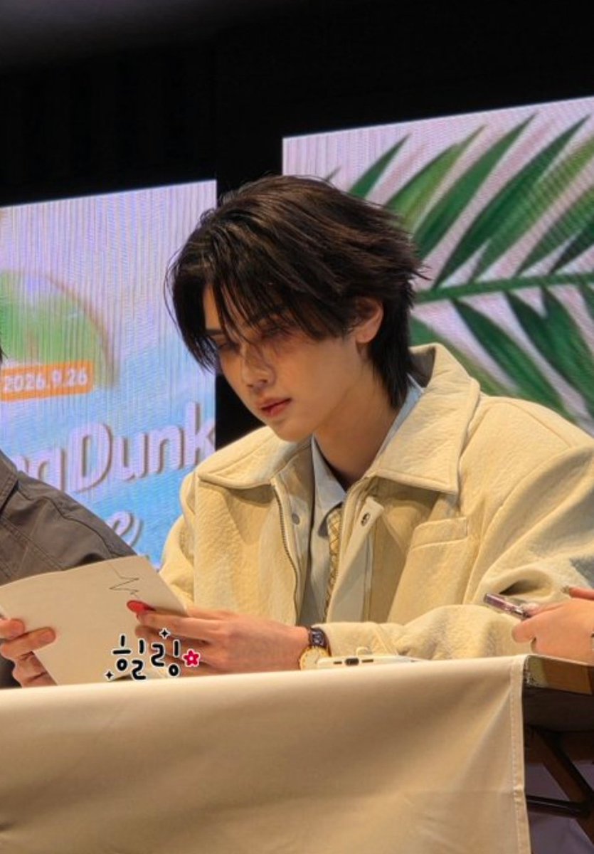 Chenlovesdunk's tweet photo. Let's all spam some adorable pictures of dunk https://t.co/n2AnkyfzYm