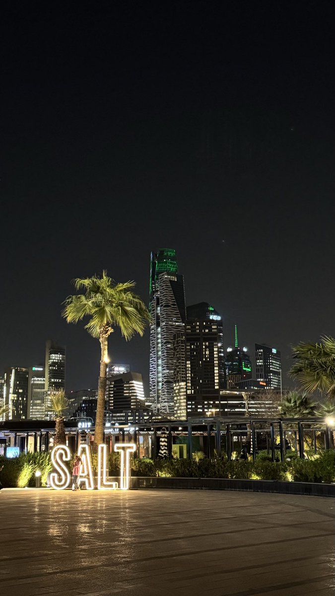 Malak_d_'s tweet photo. الرياض الشامخه💚🤍.. https://t.co/iVPxGZ6oUN