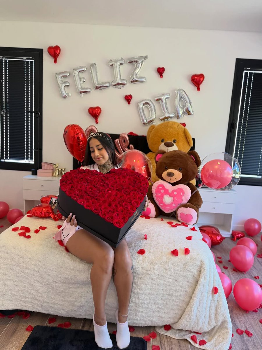elianademo7s9z's tweet photo. I AMOR 😻 te amo con mi alma hermosa gracias por llegar a mi vida sos todo lo que esta bien bb 😍te mereces esto y mucho más amor 💘🥹 https://t.co/s8DhZeCMii