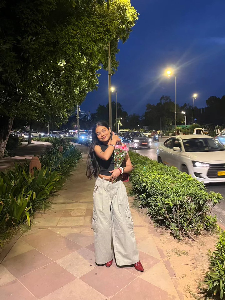 DemarcusBees's tweet photo. Sights, sounds, and roadside stories 🤎.... 🇮🇳 https://t.co/opgVmTcwZs
