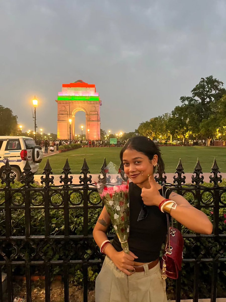 DemarcusBees's tweet photo. Sights, sounds, and roadside stories 🤎.... 🇮🇳 https://t.co/opgVmTcwZs