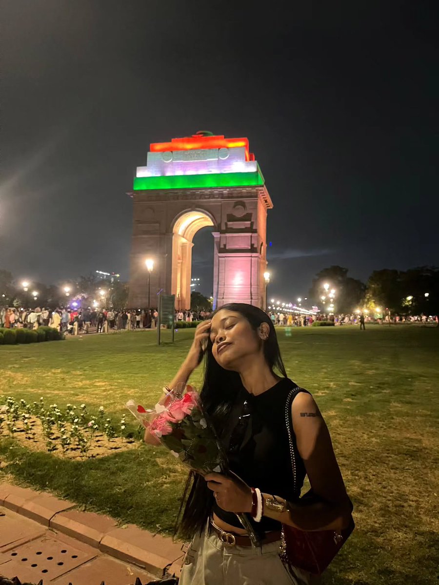 DemarcusBees's tweet photo. Sights, sounds, and roadside stories 🤎.... 🇮🇳 https://t.co/opgVmTcwZs