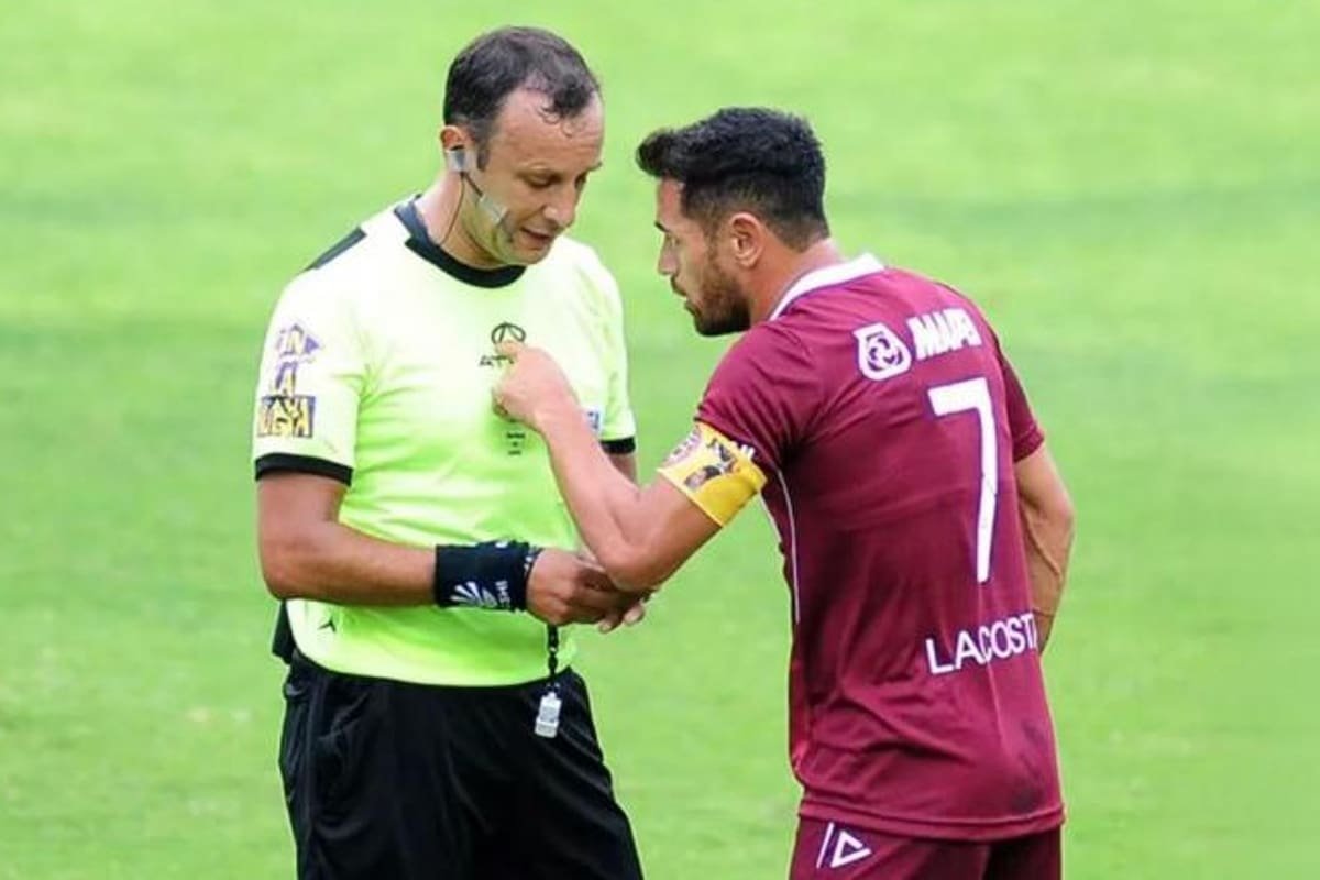 leaaferrara's tweet photo. DARIO HERRERA ES UN HIJO DE RE MIL PUTA....

Pero cuando el Laucha lo dijo todos los hinchas del fútbol Argentino incluído los hinchas de Estudiantes salieron a bardear al Laucha.

BASTA DE BELIGOY Y DE ESTOS ÁRBITROS DE MIERDA EN EL FUTBOL ARGENTINO. https://t.co/vsmRPyhTBH