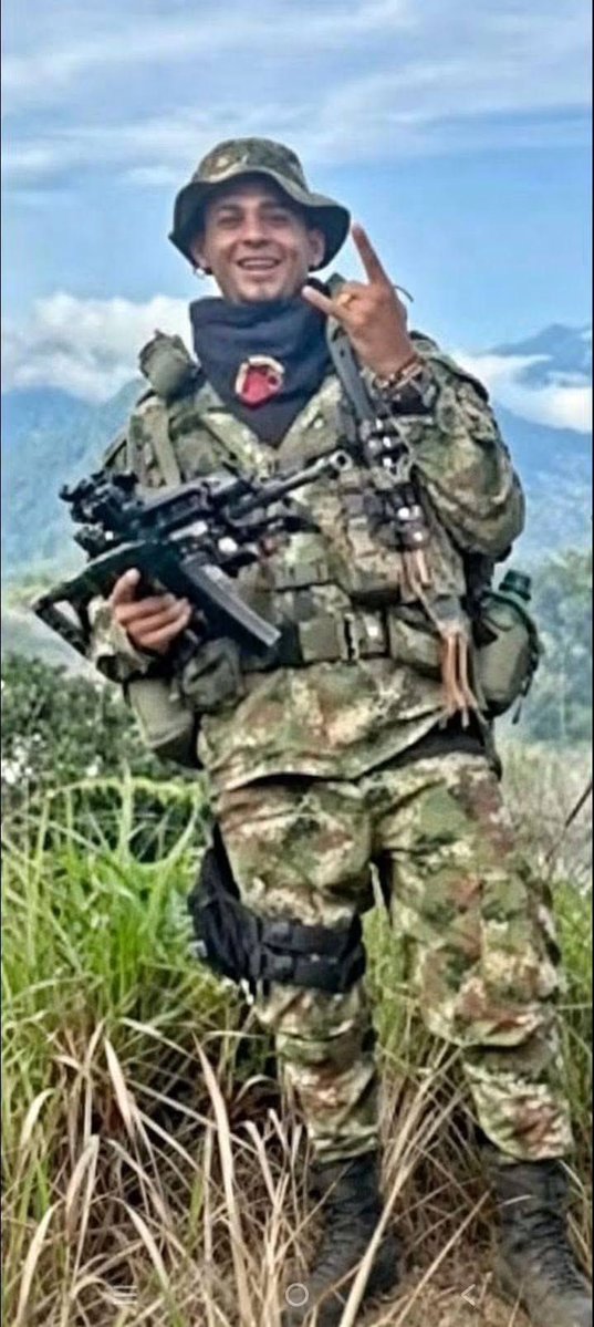 waldoalarconho1's tweet photo. En La Guajira la corrupción toca hasta la academia, el ELN roba crudo a Ecopetrol y Los Pachencas imponen la extorsión. El gobierno de @DELAESPRIELLAE debe intervenir de manera total el departamento para desmantelar estas mafias estatales y criminales. ¡Mano dura! @mindefensa https://t.co/Fs1EJJfBKe