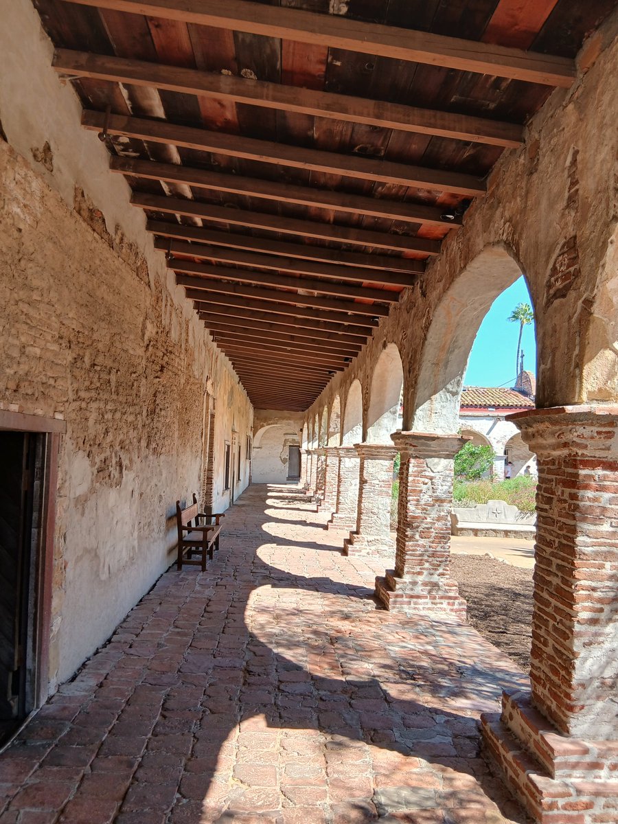EduardHabsburg's tweet photo. Paid my visit to Mission San Juan Capistrano, founded by Saint Juniper Serra in 1776.
We praid in Juniper's awe inspiring chapel in Spanish Colonial style. https://t.co/puIUHwJaCU