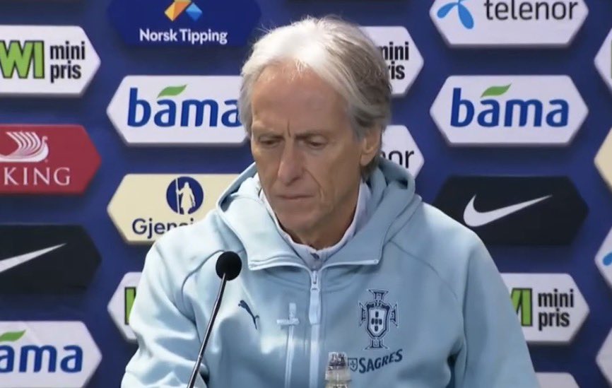 chestermanutd3's tweet photo. 🚨 #MUFC 🇵🇹 Bruno Fernandes is INJURED

Portugal manager Jorge Jesus at the press conference ahead of tomorrow’s match against Norway:

“Changes in the squad? We coaches, obviously, we don’t know. We can have an idea, but it’s only after the games that we have more certainty.”

“While in the game against Wales we came into it with practically all the players who were physically available, we came out of the Wales game with a COMPLICATED ISSUE involving Bruno Fernandes. We’ll see what happens by tomorrow. “

“And from my experience as a coach, and physiologically, I’m also certain that on the third day not all players manage to recover.”

“The medical team identified those two (Bruno Fernandes and Nuno Mendes) players as the ones of greatest concern. One of them could be used in the game, and that’s Nuno Mendes. The other depends on the treatment and on today’s treatment, up until tomorrow, and on how many hours Bruno has to recover - or whether he can recover.

“Bruno comes with an injury from… from the night before. He already came with it. HE’S BEEN PLAYING WITH PAIN.”

“I would rather not risk Bruno in this game and have him fully fit, with the physical conditions to play against Denmark.”