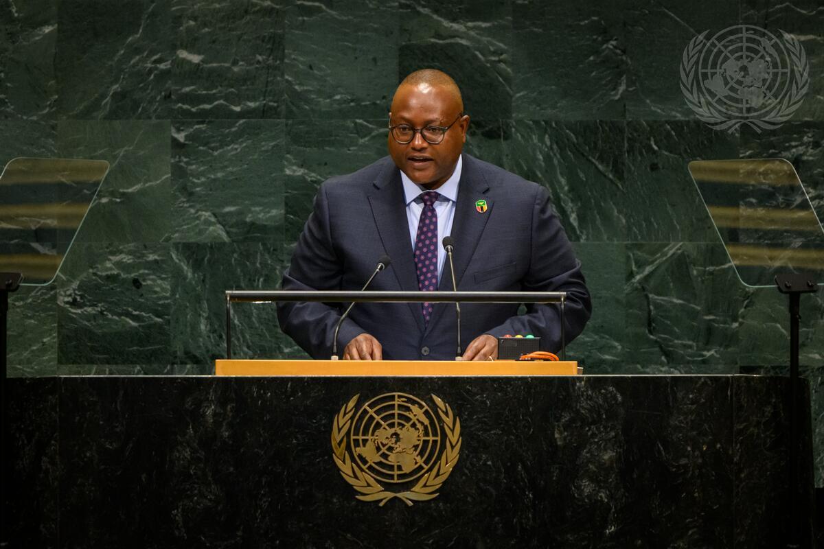 Journal_UN_ONU's tweet photo. H.E. Mulambo Hamakuni Haimbe, Minister for Foreign Affairs and International Cooperation of Zambia @UN #GeneralDebate
🔗Access the recording and transcript of the statement here: https://t.co/IUqInKMXiH
#UNJournal #UNGA81
© UN Photo/Loey Felipe https://t.co/BjZAwQoJVw