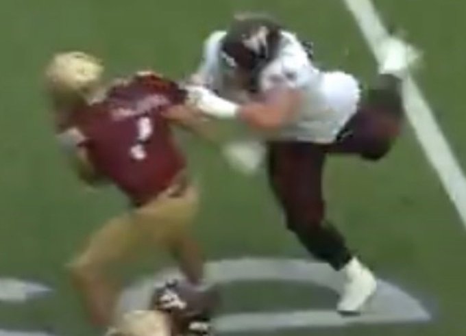 StrokesHall's tweet photo. @Jbhow2 You guys got gifted a TD stop whining https://t.co/BOGHKO9vAy