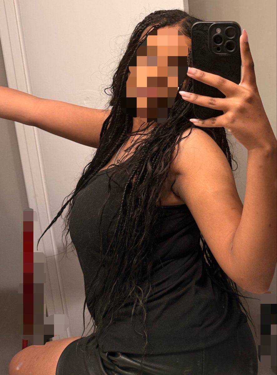 jimbeanscenes's tweet photo. who wants to be useful and get something off my throne? #findom #paypig https://t.co/uQdR3NfaRh