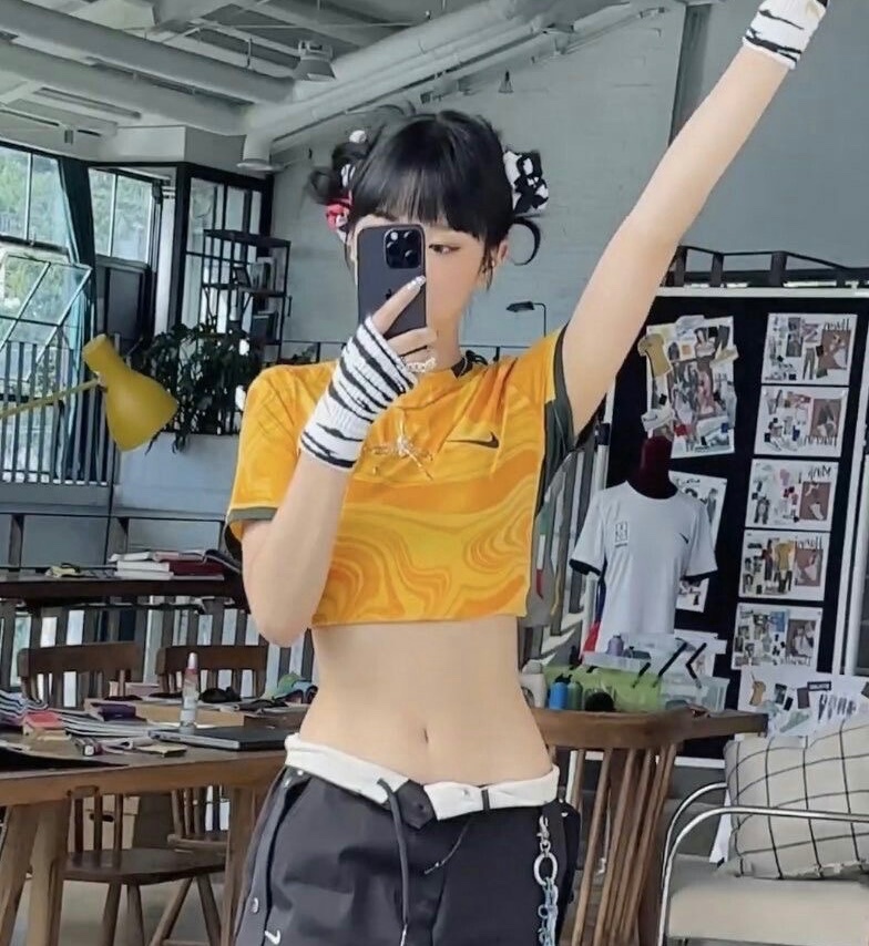 shotbyhanni's tweet photo. i’m convinced whoever bodyshames her is just jealous https://t.co/KAiG1iF9k7