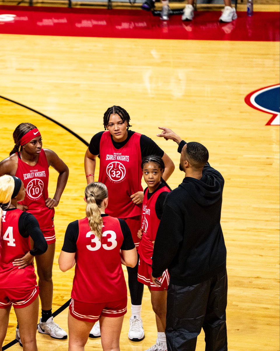 RutgersWBB's tweet photo. Thanks for the energy this morning at open practice Rutgers fam βοΈβ€οΈπ€
#GoRU | #RUWBB https://t.co/xblHCSgbid