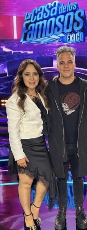 Jesuscaseresone's tweet photo. Supuestamente, y según la información que ha trascendido, tanto Rosa María Noguerón como Paly Alonso habrían sido despedidos de sus respectivos proyectos relacionados con La Casa de los Famosos. De confirmarse, ninguno de los dos formaría parte de las próximas ediciones, ni en Telemundo ni en Televisa, respectivamente.

Al parecer, los distintos temas delicados y las polémicas que han rodeado al programa en los últimos tiempos habrían terminado influyendo en estas decisiones.

Todo esto, por supuesto, mientras no exista una confirmación oficial, debe tomarse como información no confirmada.

¿Ustedes qué piensan? ¿Creen que realmente veremos un cambio de producción en las próximas ediciones de La Casa de los Famosos? #LaCasaDeLosFamososMéxico #LaCasaDeLosFamososMéxicoMx #telemundo