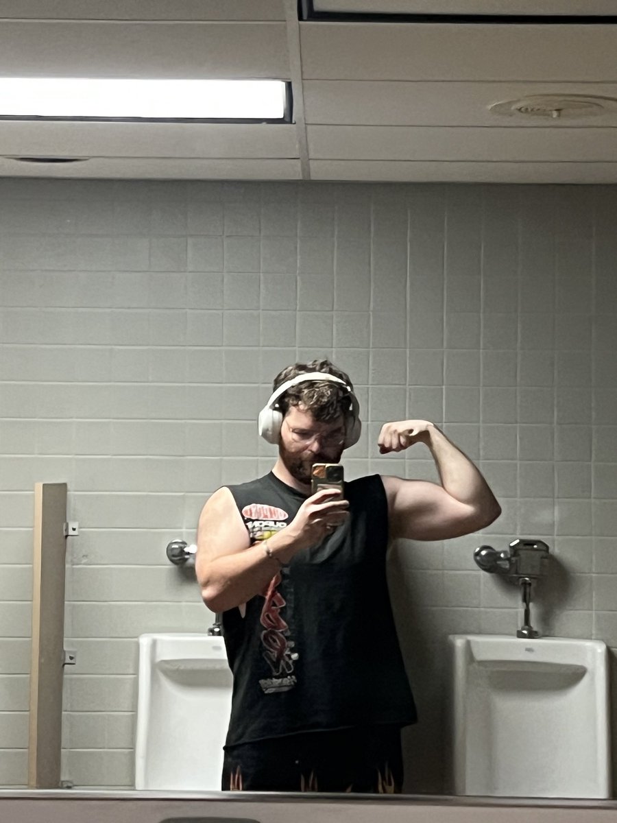 growingdrew's tweet photo. big boy pump today, what do you think? https://t.co/73HfYMnxS7