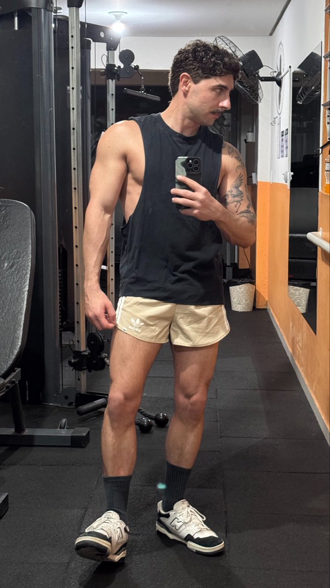 m4h3nb0's tweet photo. vai ter gay recém diagnosticado com hérnia de disco cervical malhando superiores SIM! https://t.co/lipXsRtjdS
