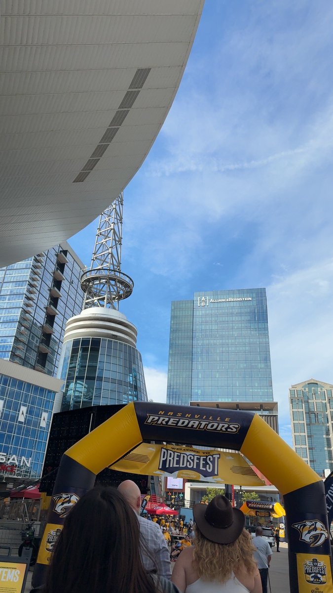 nendation's tweet photo. SMASHVILLE I AM IN YOUUU https://t.co/9PWy7CdT10