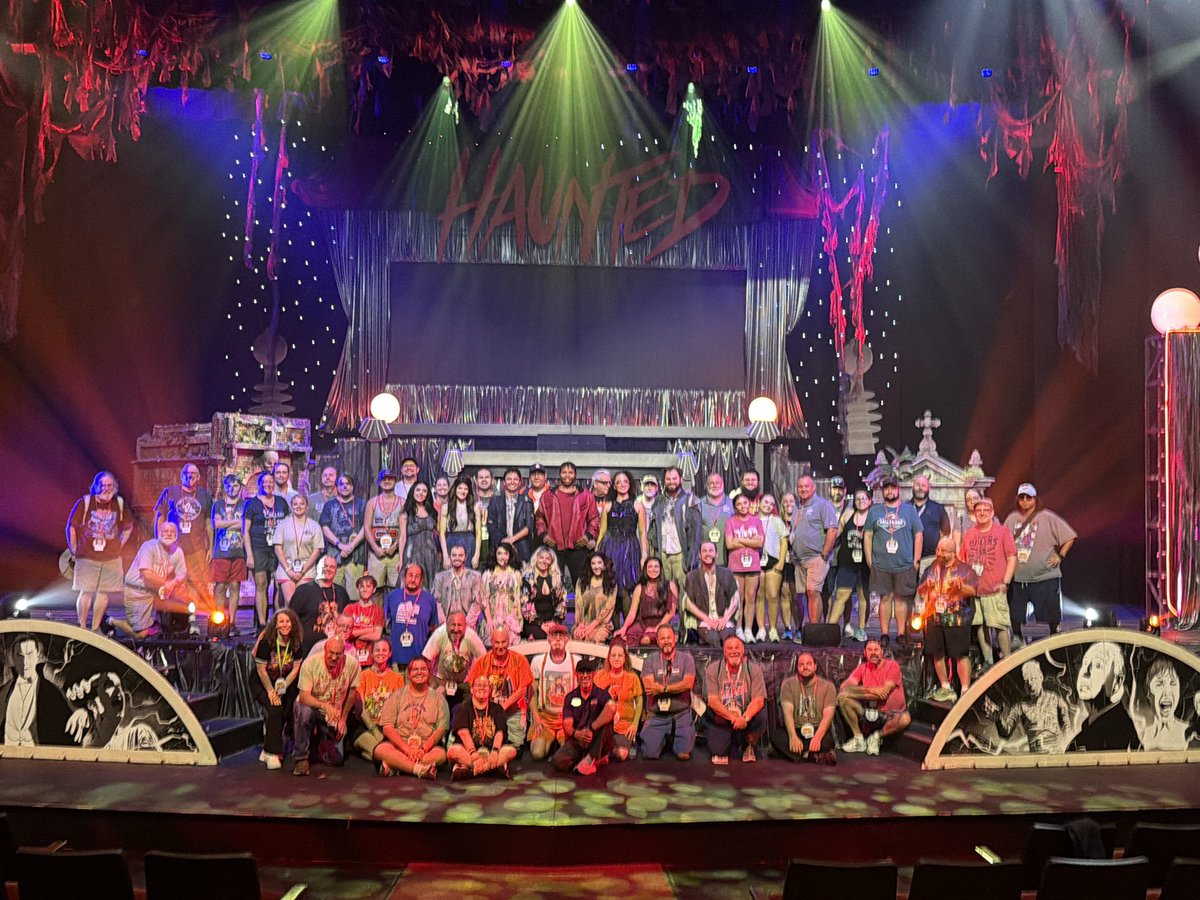 SF_FiestaTexas's tweet photo. Several members of @aceonlineorg gathered at #SixFlagsFiestaTexas for their Fright Bash event! Thank you @acesouthcentral for allowing us to host. 👻🪦☠️ https://t.co/9hqnIy2IJK
