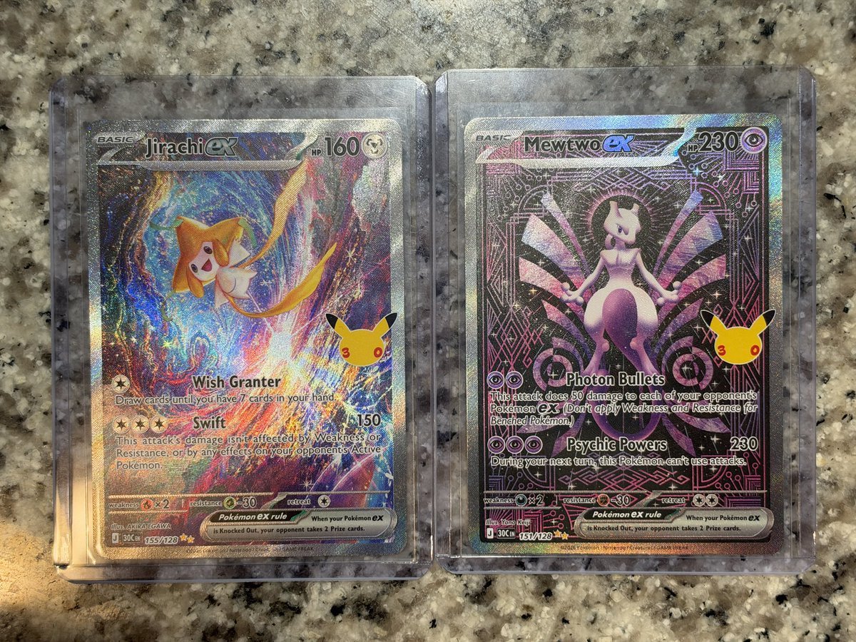Brandon0925E's tweet photo. @JohnnyCrambo I pulled that and mewtwo out of the same tin! https://t.co/rafJGUn0G8
