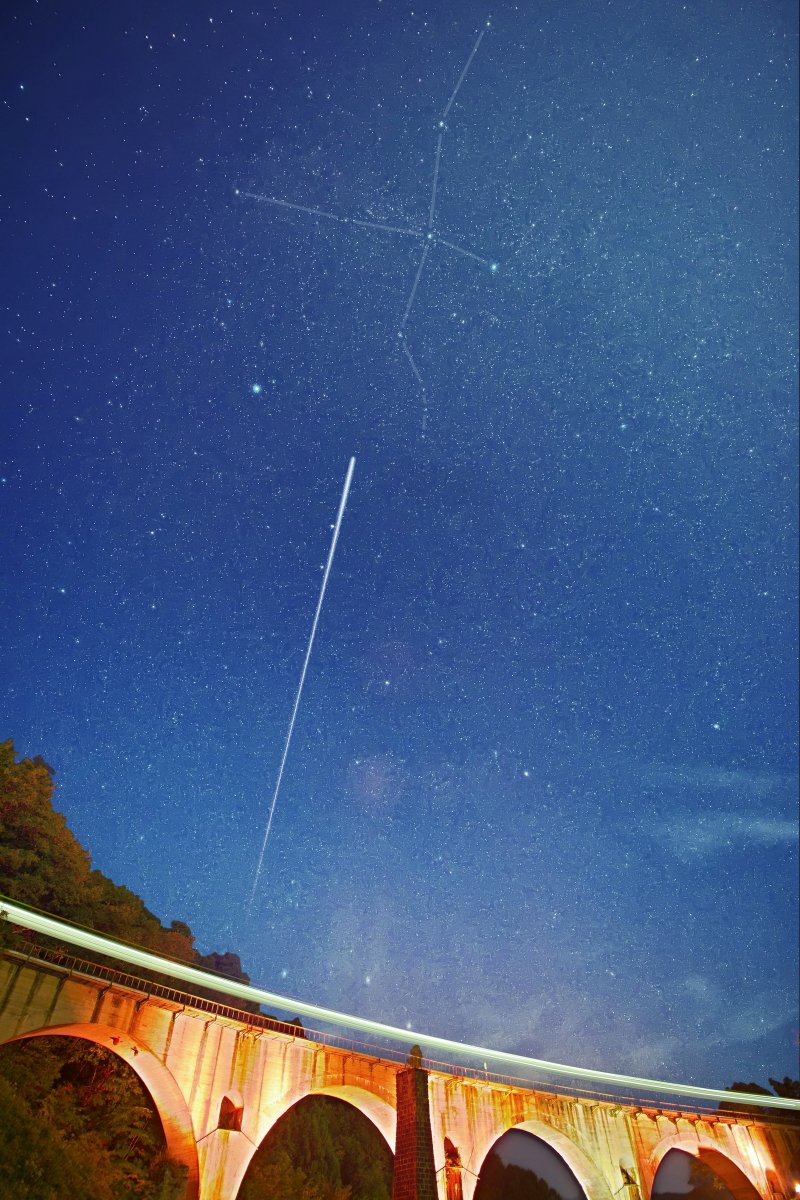 DEN83160836's tweet photo. 9/26の国際宇宙ステーションISS💫
天頂の はくちょう座へ上昇しました☺️
きっと宮沢賢治も夢を描いた景色 ✨

2026.9.26 19:06
PENTAX K-3mk3 +DA11-18 アストロトレーサー(Type1)
遠野市 めがね橋 https://t.co/uGL0deJxiu