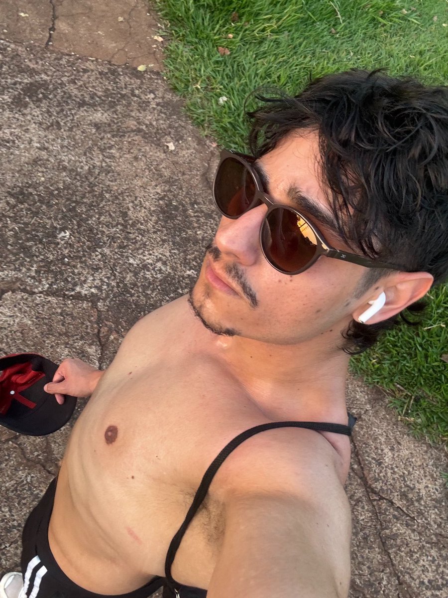 bifelicious's tweet photo. tentando voltar a correr https://t.co/4otF9gZypx