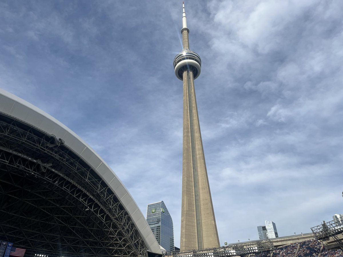 LukewSavage's tweet photo. Whelp, the boys stunk today. Solid pitching squandered by lethargic offence and two terrible defensive errors. But i’m sure going to miss this view after tomorrow. #bluejays50 https://t.co/5eHj1uQh8O