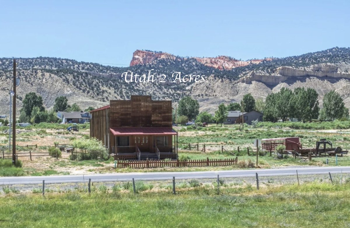 CountryLife717's tweet photo. Built 1985 #Utah retro #GeneralStore on 2 #Acres $330,000. 
https://t.co/bOjS36JXDf https://t.co/r2CPdAlHSt