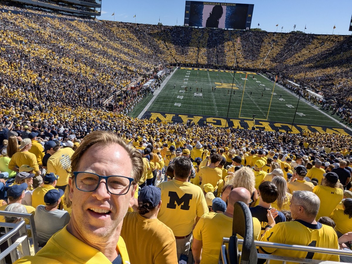 JustinWolfers's tweet photo. Stripe out! #CoordinationGame https://t.co/DwP6SvFMXU