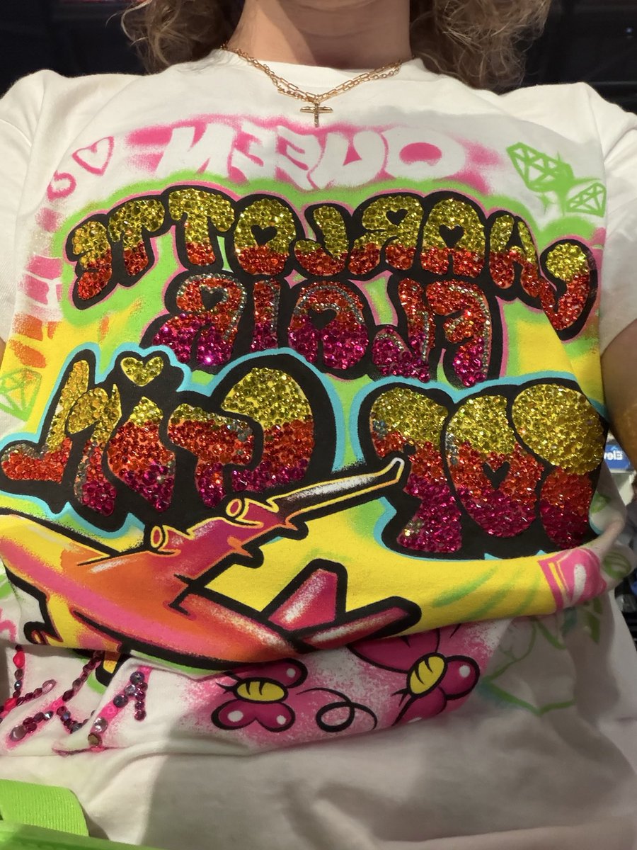 steviekae's tweet photo. My stoned Charlotte Flair shirt for “SmackDown” last night deserves its own post. https://t.co/sRTR7DZMkh