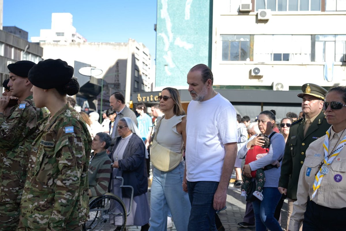 fsusbielles's tweet photo. Junto a muchisimos vecinos bahienses y nuestro Arzobispo Fray Carlos, acompañamos la procesión y la misa en honor a nuestra protectora.

Virgen de la Merced, Santa Patrona de Bahía Blanca, ruega por nosotros ... 🙏 https://t.co/K5bGRc3vqh