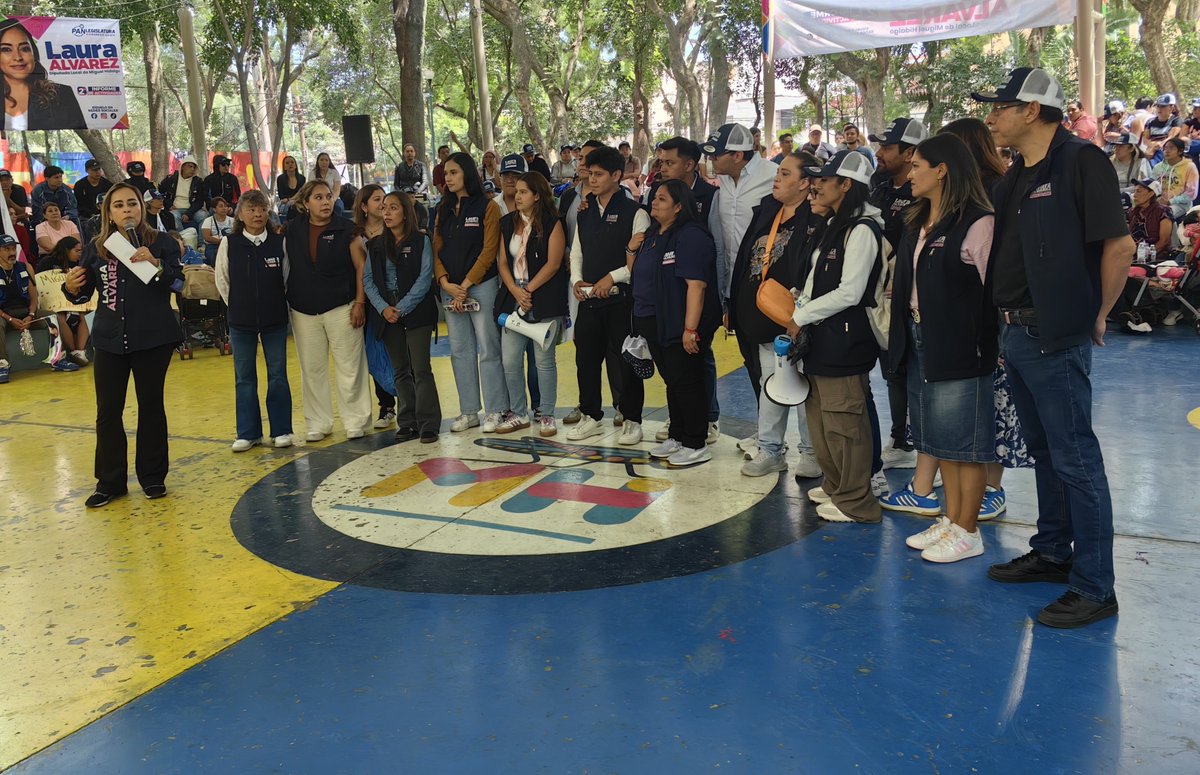 MayeliRuizO's tweet photo. Hoy acompañamos a nuestra Diputada @laualvarez_80 en su 2do Informe de Actividades.

Reconocemos tu esfuerzo y compromiso con las familias de Miguel Hidalgo. Cuentas con nuestro respaldo para seguir trabajando por nuestra comunidad. 💙

¡Enhorabuena, Laura! https://t.co/PR37987MOo