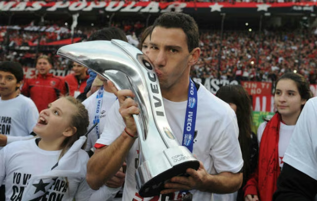 notssanti's tweet photo. Ni siquiera es la mejor vuelta de un club del interior. https://t.co/AvvD18rDFv
