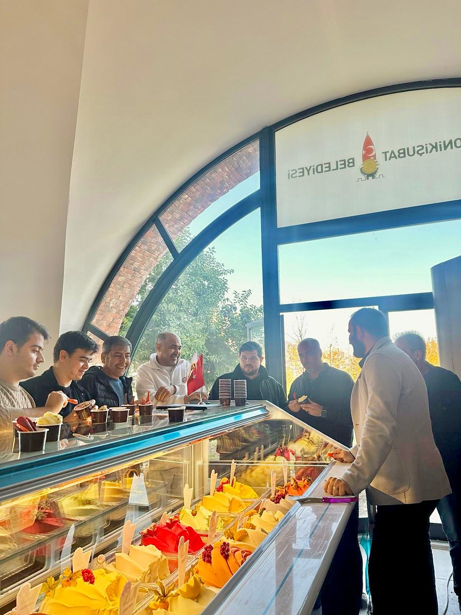 ShereeVanhws's tweet photo. From December 3–4, 2025, we held an outstanding event in Kahramanmaraş, featuring Smyrna Premium 30G’s industry-leading ice cream display and Luv Gelato’s unique flavors. https://t.co/XwhxeqKSOn