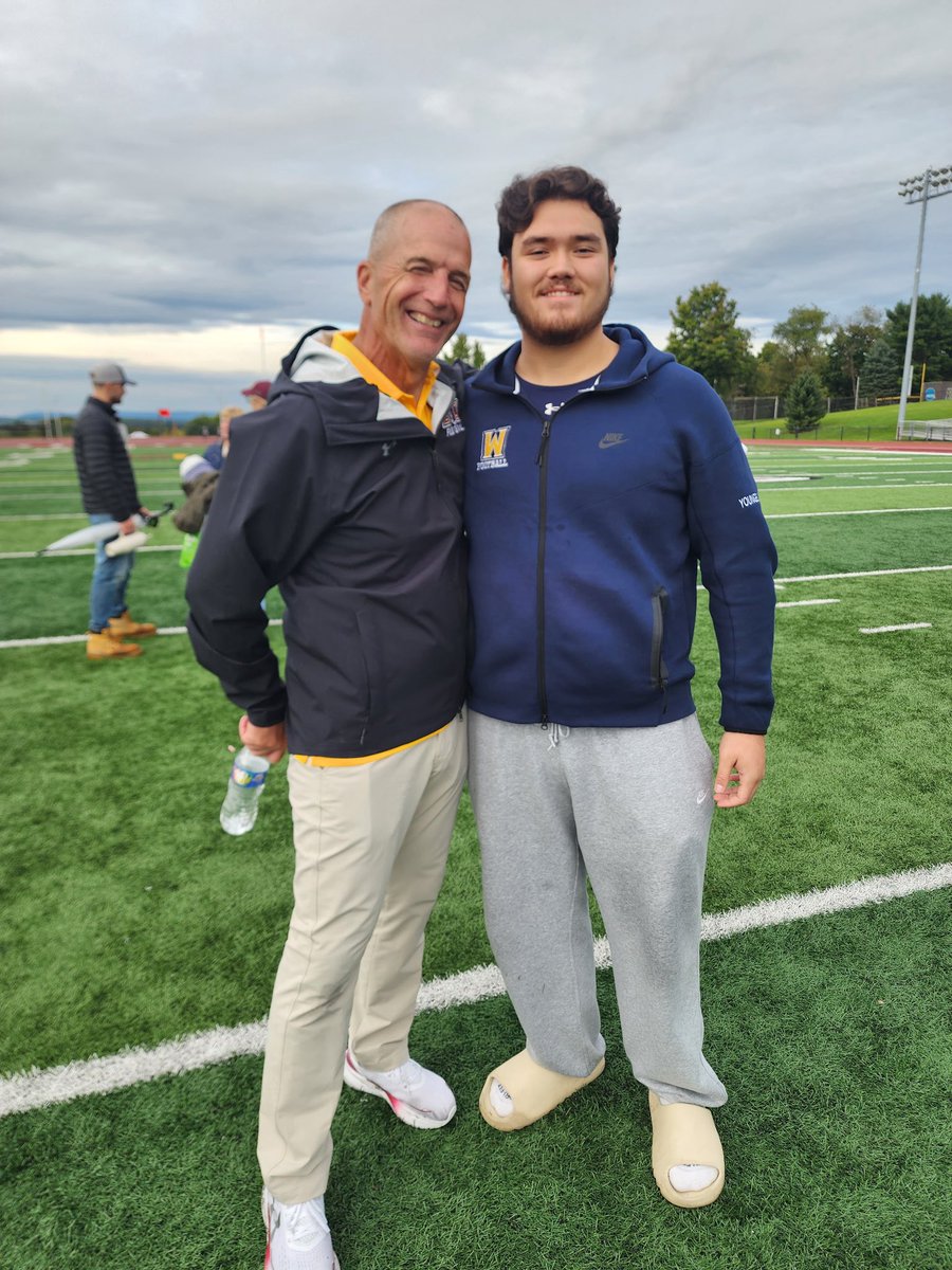 S_Youngblood73's tweet photo. Had an awesome time @BloomUFootball game day! Thank you @BloomOLcoach for the invite and thank you @SheptockFrank for speaking to me more about the program! @S1insider @StarATHAlliance @WissFootball @PRZVicCastillo https://t.co/qvWXsBbie0