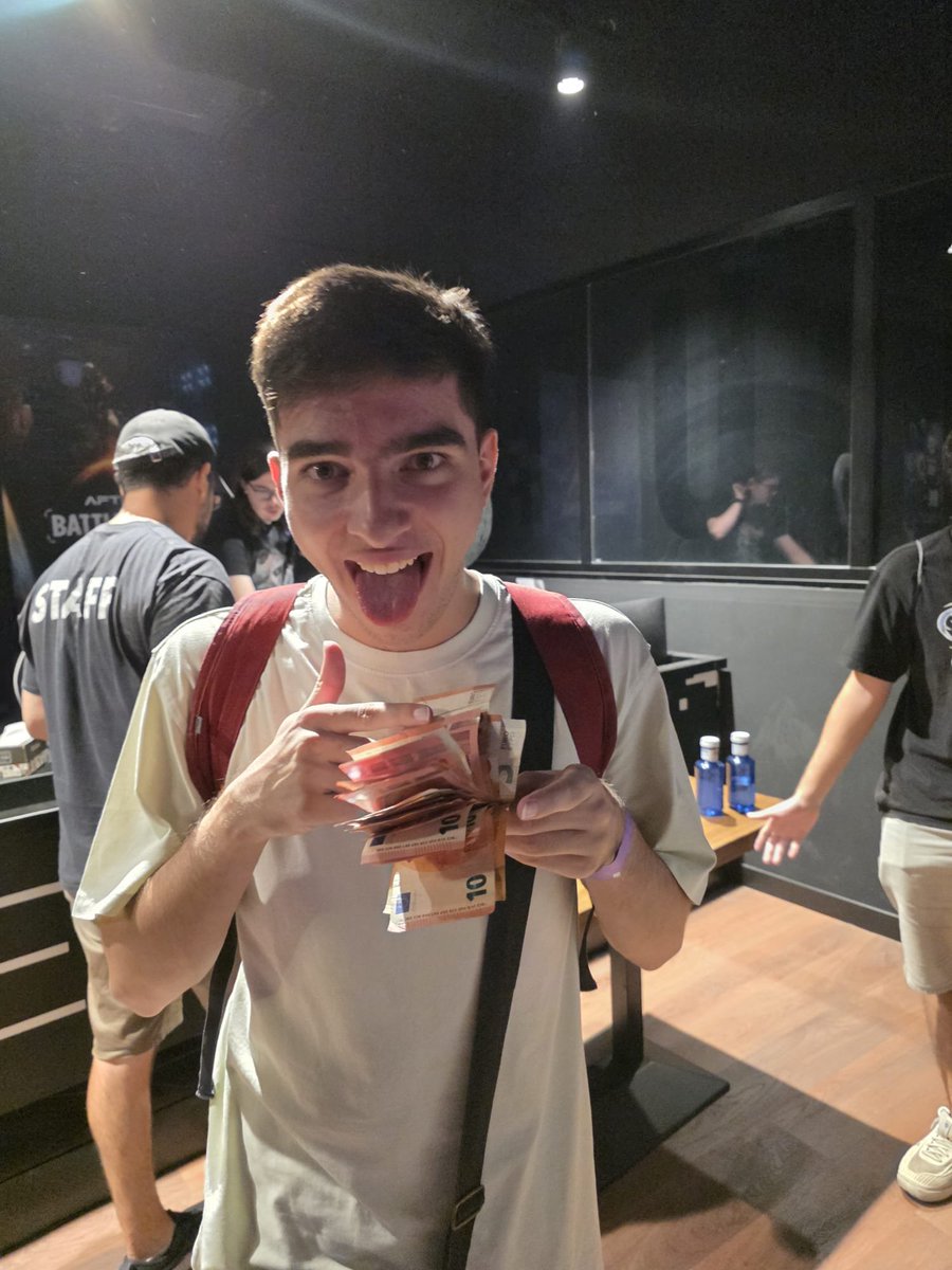 Voltage_club's tweet photo. 🏆 ¡TONIF, CAMPEÓN DEL ÁREA ZERO DE MADRID! 🏆

Nuestro main King K. Rool vuelve a demostrar de lo que es capaz. 🐊⚡

Seguimos demostrando que Voltage Smash está en lo más alto ⚡

#FeelTheVoltage #SmashBros https://t.co/boUsQmK7MX