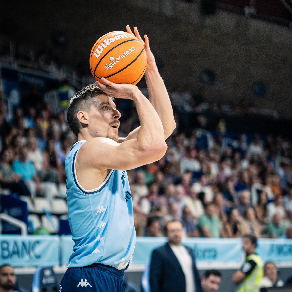 morabancandorra's tweet photo. 📝 𝐂𝐫𝐨̀𝐧𝐢𝐜𝐚
▶️ MoraBanc Andorra 85 🆚 90 Monbus Obradoiro
✍🏻 https://t.co/8UAEmsmtgO

👉🏻 L’estrena s’escapa al tram final

#MaiPor https://t.co/ryBbIYal5o