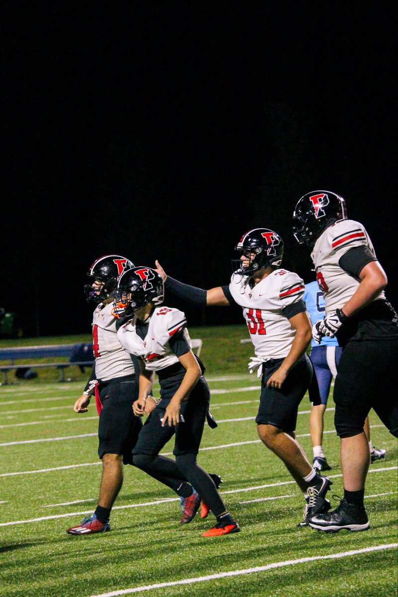 NoahOdenthal17's tweet photo. #BLESSED to be a part of this team🙏 great win last night 53-6. 3-0 more to come @Ian_Walker_2027 @JuliusOdenthal @Tahmerebrown23 @jbenkacoker1 @Trevor_Evans56 @BamPelzer03 @MauricioKume @BraydonBonfig @TenesieTaylor @BigBrodyLight @TJMaset @Peterso992 https://t.co/MvIezlUfR7