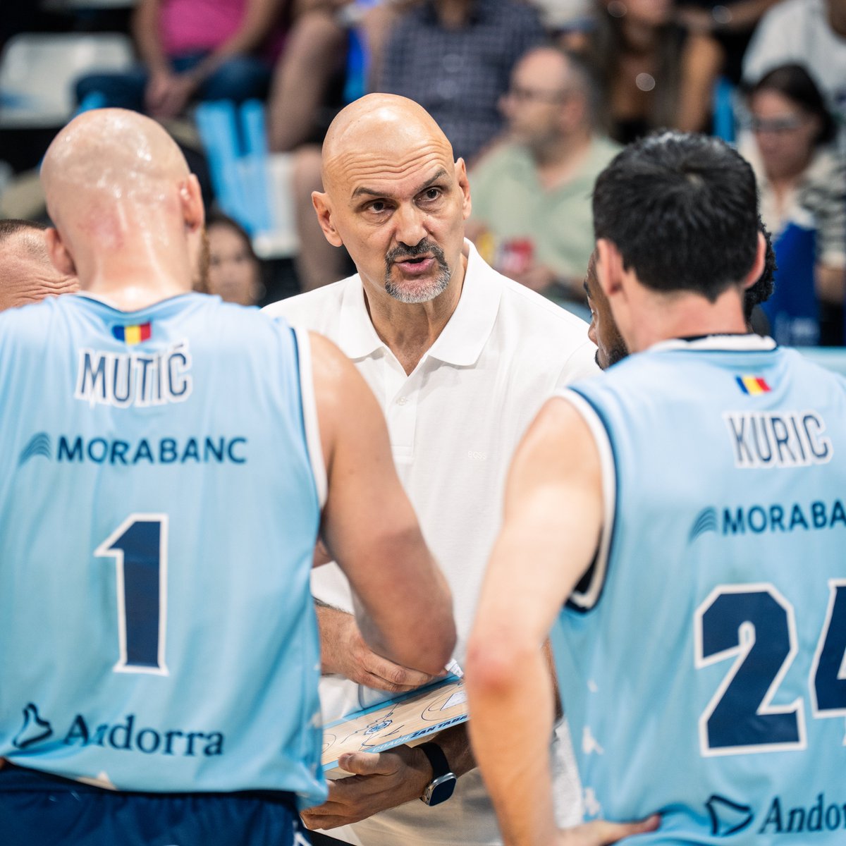 morabancandorra's tweet photo. 📝 𝐂𝐫𝐨̀𝐧𝐢𝐜𝐚
▶️ MoraBanc Andorra 85 🆚 90 Monbus Obradoiro
✍🏻 https://t.co/8UAEmsmtgO

👉🏻 L’estrena s’escapa al tram final

#MaiPor https://t.co/ryBbIYal5o