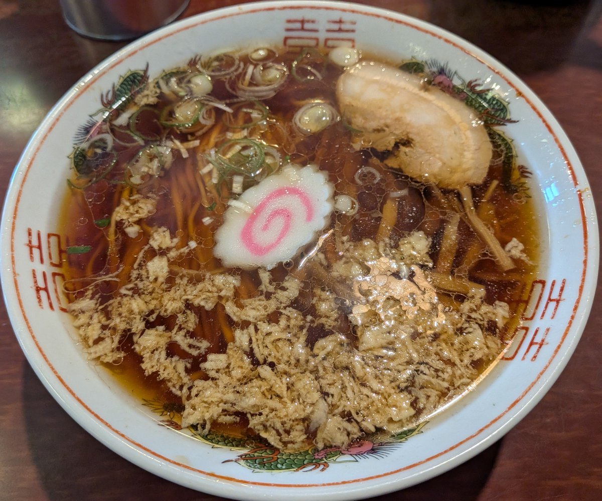 MVtwpZIp2Z37073's tweet photo. 安中市「関所食堂」で「にんにくラーメン」+チャーハン注文🙋‍♂️
透明感あるあっさり醤油スープ、丼に浮かぶにんにくは香り高く最高👍
柔らかく、しなやかな平極細麺が優しい☺️
チャーシューは適度な脂身があり美味い🙆‍♂️
チャーハンはしっとり油分多めで個人的好み🤩
ご馳走様でした🙏✨
#群馬県 #関所食堂 https://t.co/s9OorL33ER