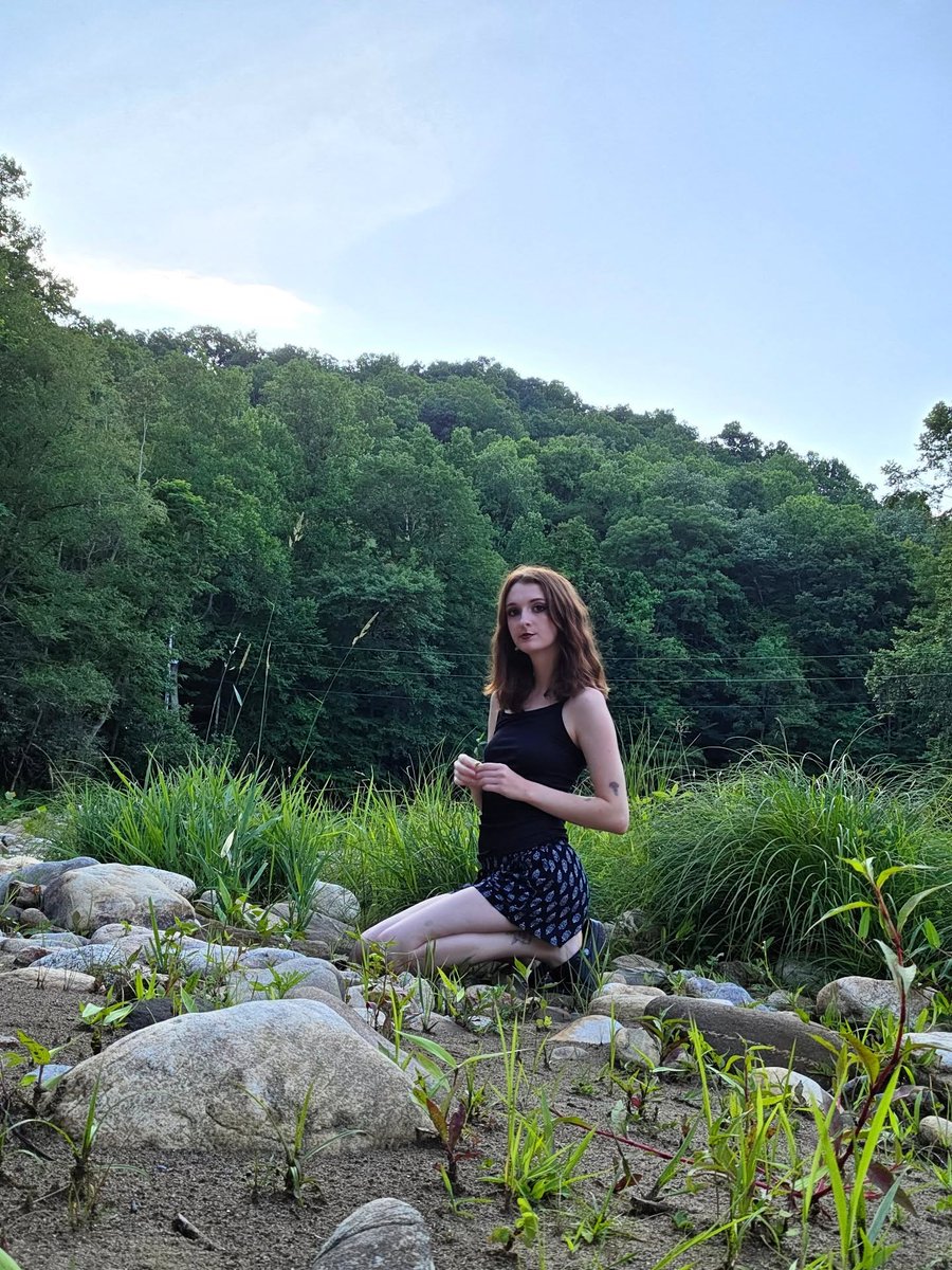 ChristaNovikoff's tweet photo. She was a fairy. https://t.co/rygZmkjJlM