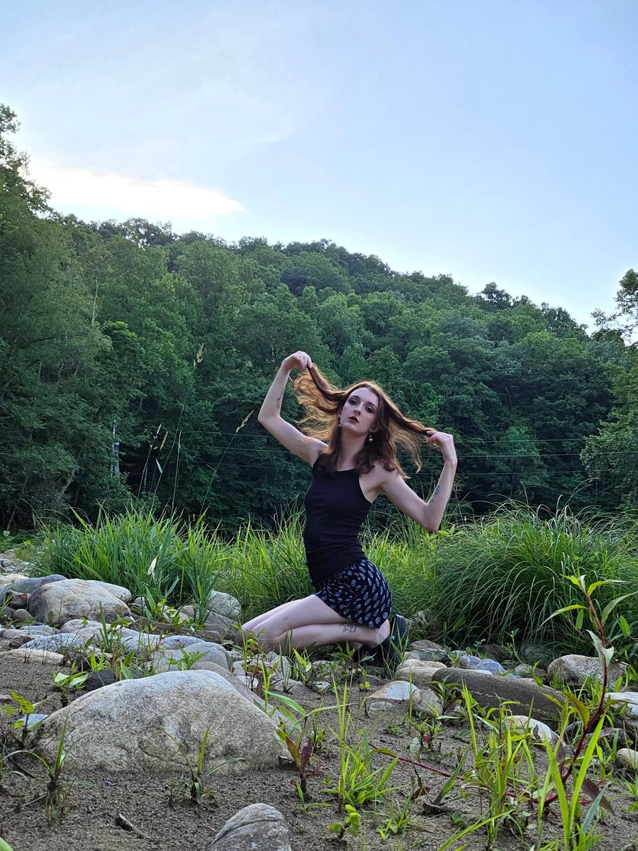 ChristaNovikoff's tweet photo. She was a fairy. https://t.co/rygZmkjJlM