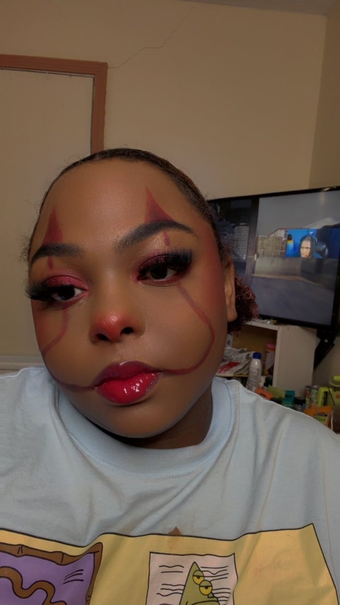 Jaythehuman1's tweet photo. π ITβS HEREβ¦ and sheβs ready to float. π€‘π
Pennywise makeup, but make it Taina-coded. ππ©Έβ¨
Would you let me do your Halloween makeup or are you running? π
#Pennywise #It #HalloweenMakeup #SFXMakeup #MakeupArtist #TainaCoded https://t.co/pSYBAYmlJy