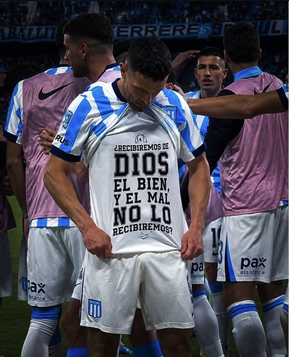 Racingclub_Pics's tweet photo. “𝑇𝑜𝑑𝑜 𝑡𝑖𝑒𝑛𝑒 𝑠𝑢 𝑡𝑖𝑒𝑚𝑝𝑜, 𝑦 𝑡𝑜𝑑𝑜 𝑙𝑜 𝑞𝑢𝑒 𝑠𝑒 𝑞𝑢𝑖𝑒𝑟𝑒 𝑑𝑒𝑏𝑎𝑗𝑜 𝑑𝑒𝑙 𝑐𝑖𝑒𝑙𝑜 𝑡𝑖𝑒𝑛𝑒 𝑠𝑢 ℎ𝑜𝑟𝑎”.

𝐄𝐜𝐥𝐞𝐬𝐢𝐚𝐬𝐭𝐞́𝐬 𝟑, 𝟏 🛐 https://t.co/4QjIwo4Hs2