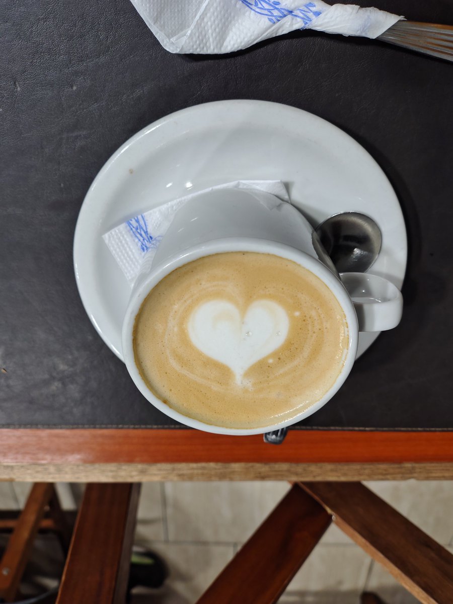 Rodrigo_Pikmin's tweet photo. El café que le sirven a mí pareja
El que me sirven a mi https://t.co/Pq6JaCAXJv