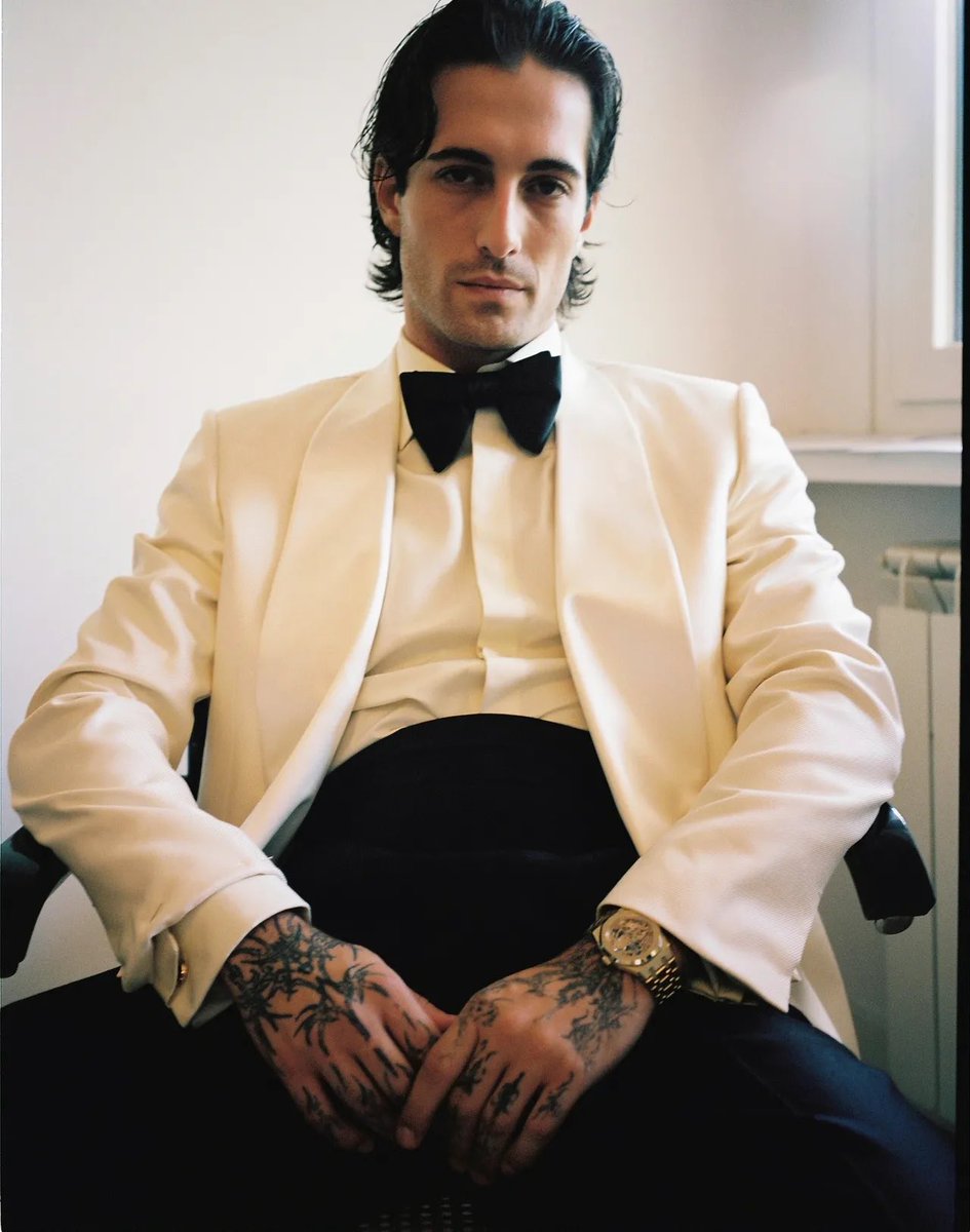 leparoIelontane's tweet photo. I love when hot people marry each other https://t.co/G1QfpyIwrJ