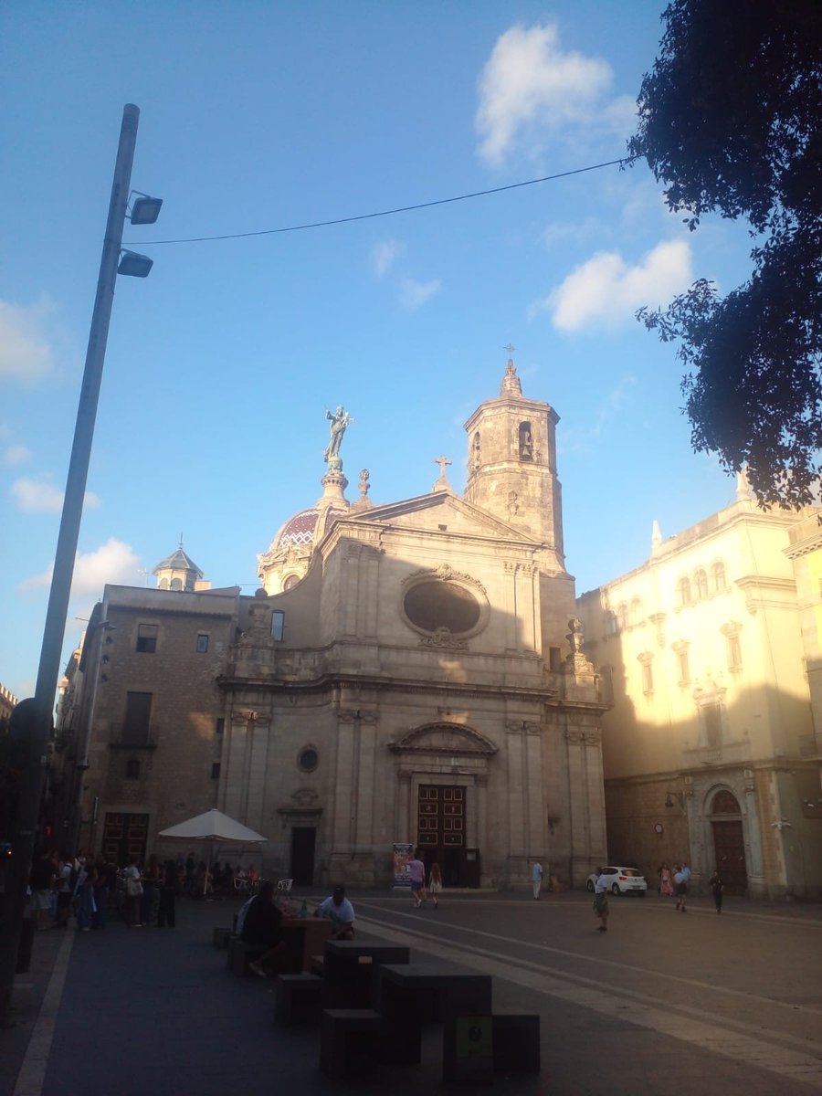 IgnasiMiranda's tweet photo. #DiumengeXXVIDurantAny
Fes, Pare, que et vegem
en totes les persones
que parlen amb nosaltres!
Ajuda’ns a imitar Jesús,
que moltes vegades mostrava
allò que era teòricament
mal exemple de molta gent
com una oportunitat
per acostar-nos a la teva
misericòrdia divina! https://t.co/Kkr3dwtgQC